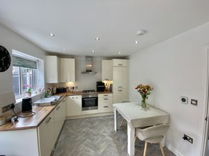 Dining Kitchen- click for photo gallery